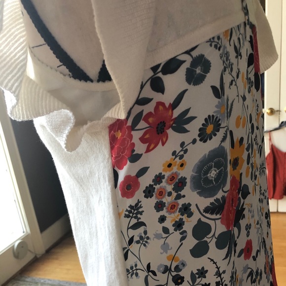 Ann Taylor LOFT White Sweater With Floral Back - Picture 4 of 8